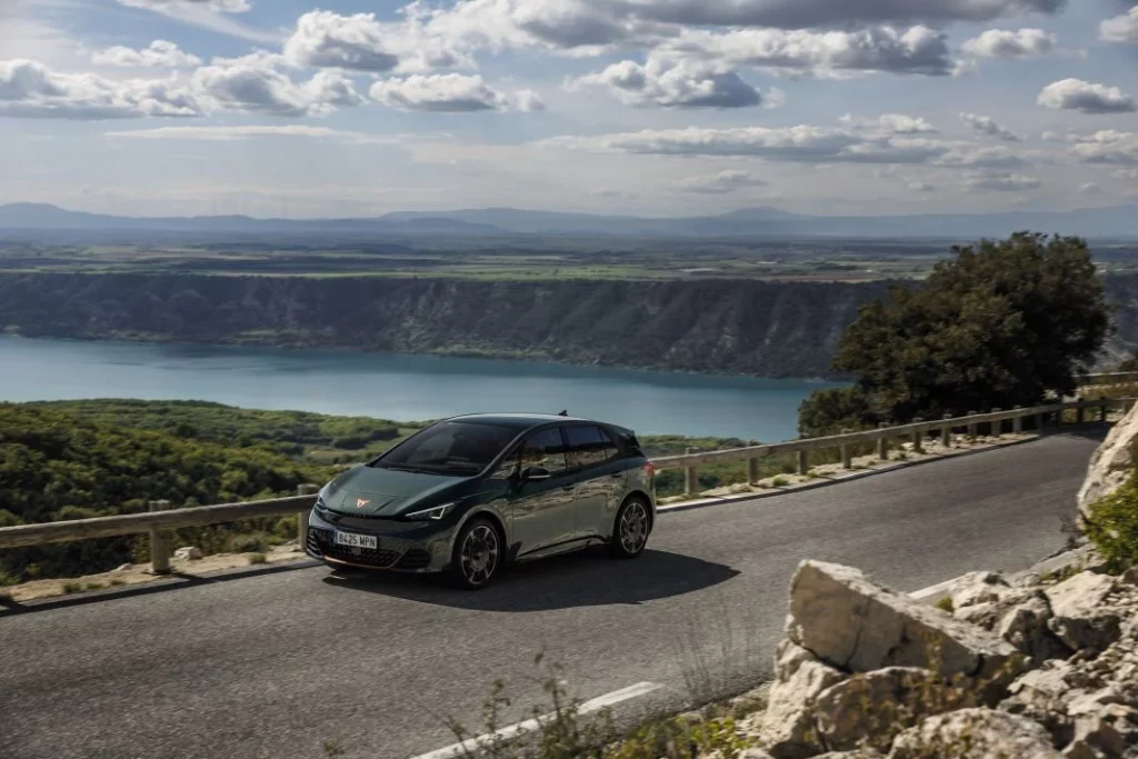 cupra born vz 16 Motor16