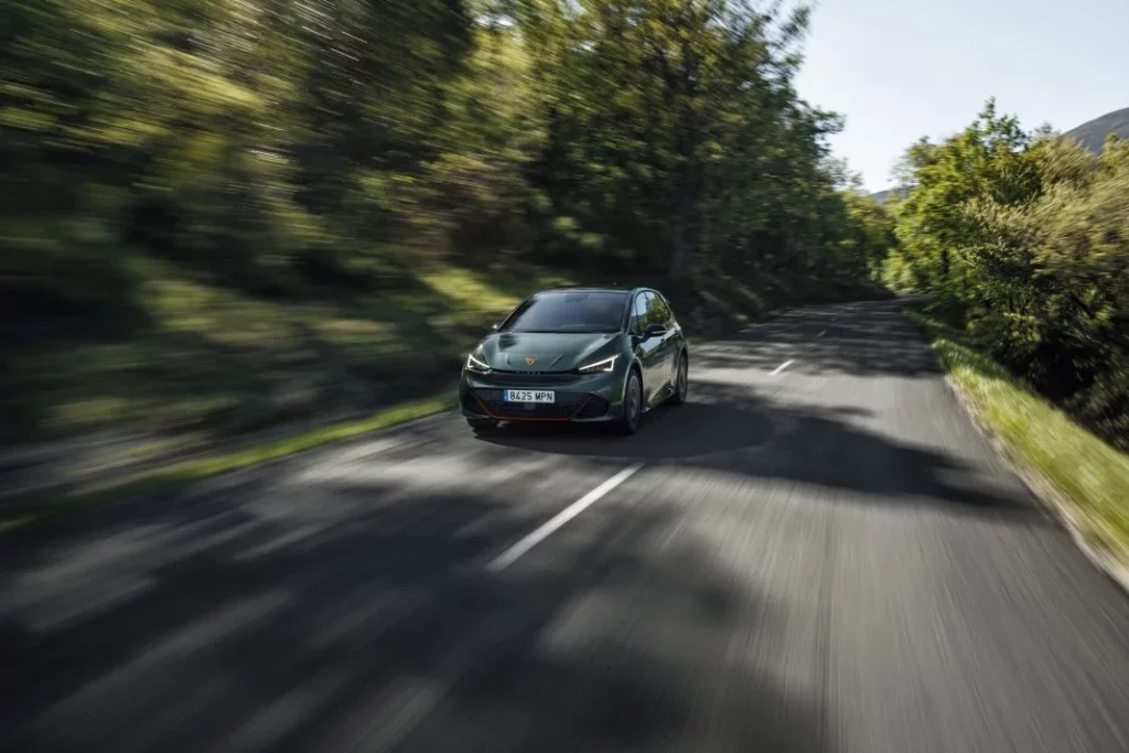 cupra born vz 19 Motor16