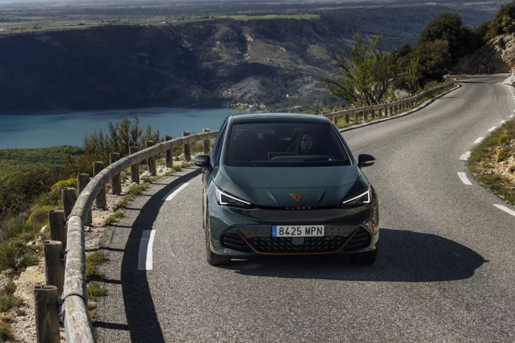 cupra born vz 2 Motor16