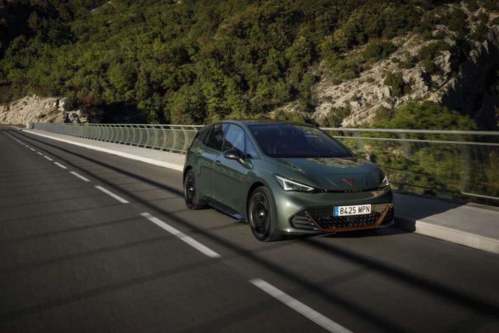 cupra born vz 3 Motor16