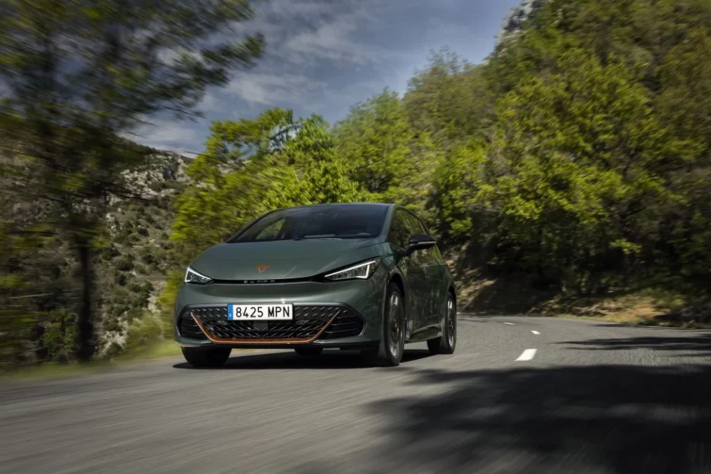cupra born vz 4 Motor16