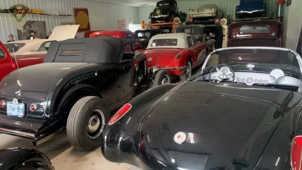 Así se realizó el increíble hallazgo de estos coches.