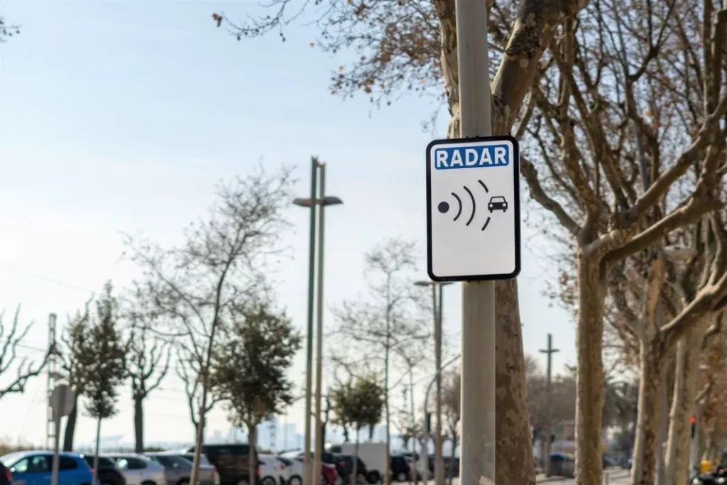 Este es el insólito lugar en el que la DGT comenzará a colocar radares móviles desde ya 158 Motor16 vigilancia