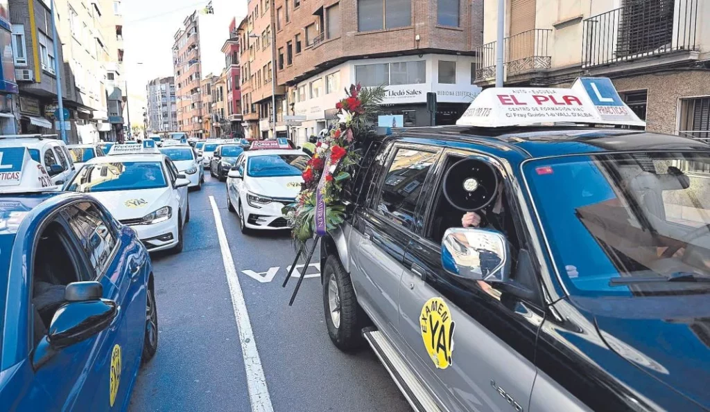 El principal motivo por el que la DGT se encuentra a medio gas 105 Motor16 oficinas