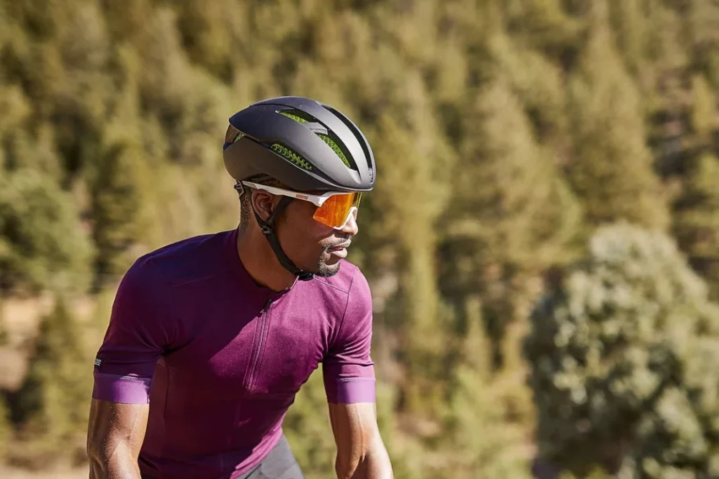 Ciclista: Esto es lo que la DGT dice sobre llevar casco cuando montas en bici 32 Motor16 DGT