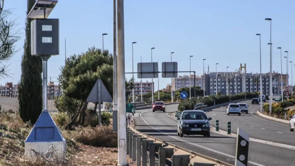 La forma instantánea de saber si un radar de la DGT te ha multado 89 Motor16 seguridad