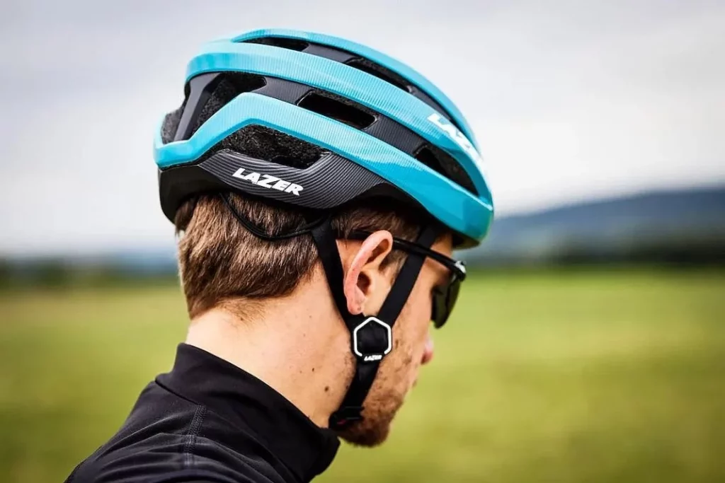 Ciclista: Esto es lo que la DGT dice sobre llevar casco cuando montas en bici 35 Motor16 protección