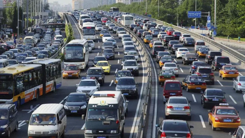Esta es la aplicación más completa que te permite evitar radares, multas y atascos 167 Motor16 qqqo Motor16