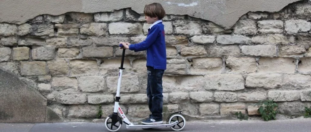 El patinete eléctrico que tiene el beneplácito de la DGT tiene un precio de derribo 98 Motor16 circulación