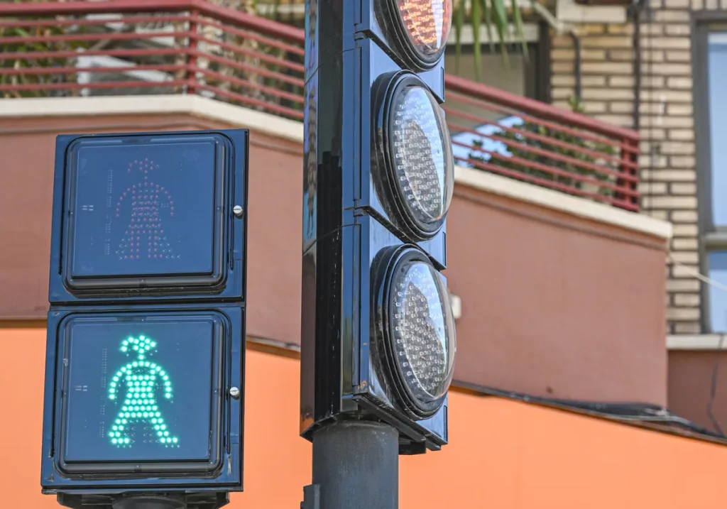 La ciudad de España que estrena estos semáforos tan inclusivos como eficientes 92 Motor16 semaforo valencia RO7o5dlnpzsk4rsSuFanOyK 1200x840@diario abc Motor16
