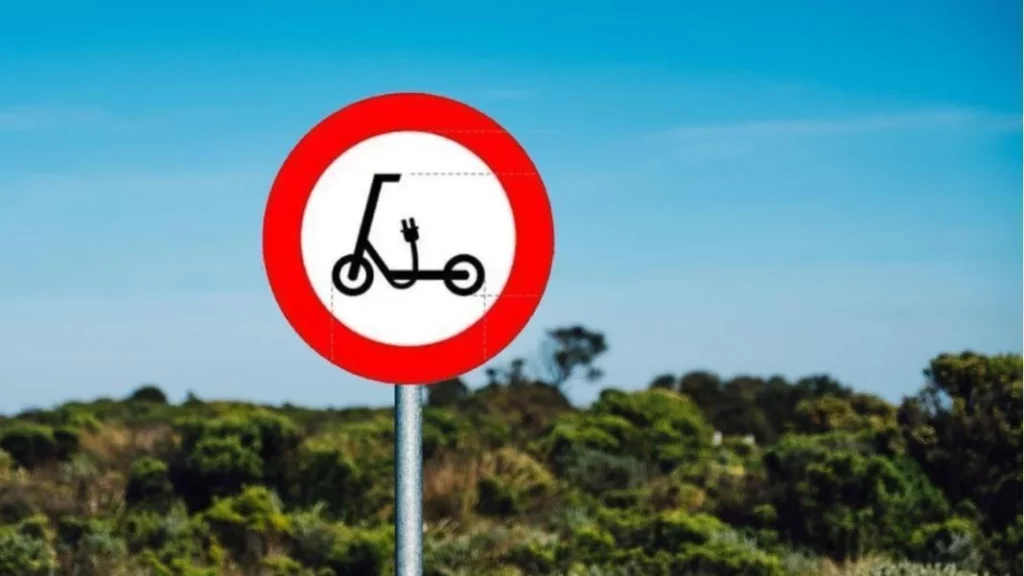 El día en el que verás las nuevas señales de la DGT en nuestras carreteras 79 Motor16 tiempos