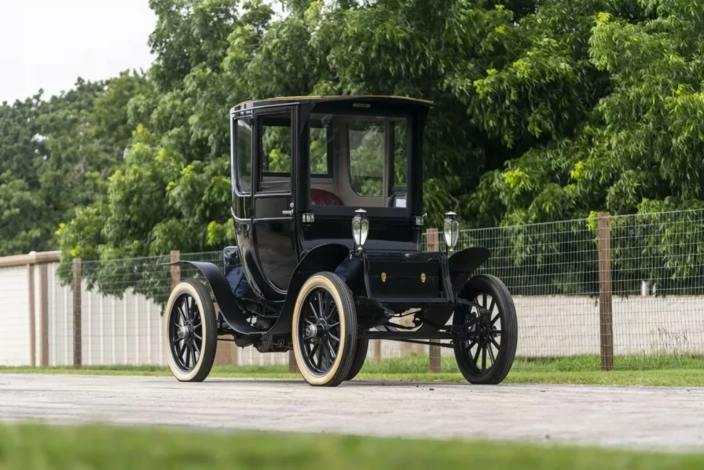1913 Waverly Model 93 Mecum 5 Motor16
