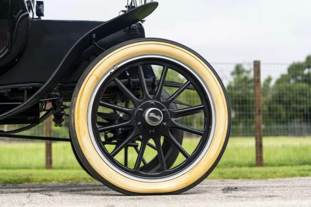 1913 Waverly Model 93 Mecum 9 Motor16