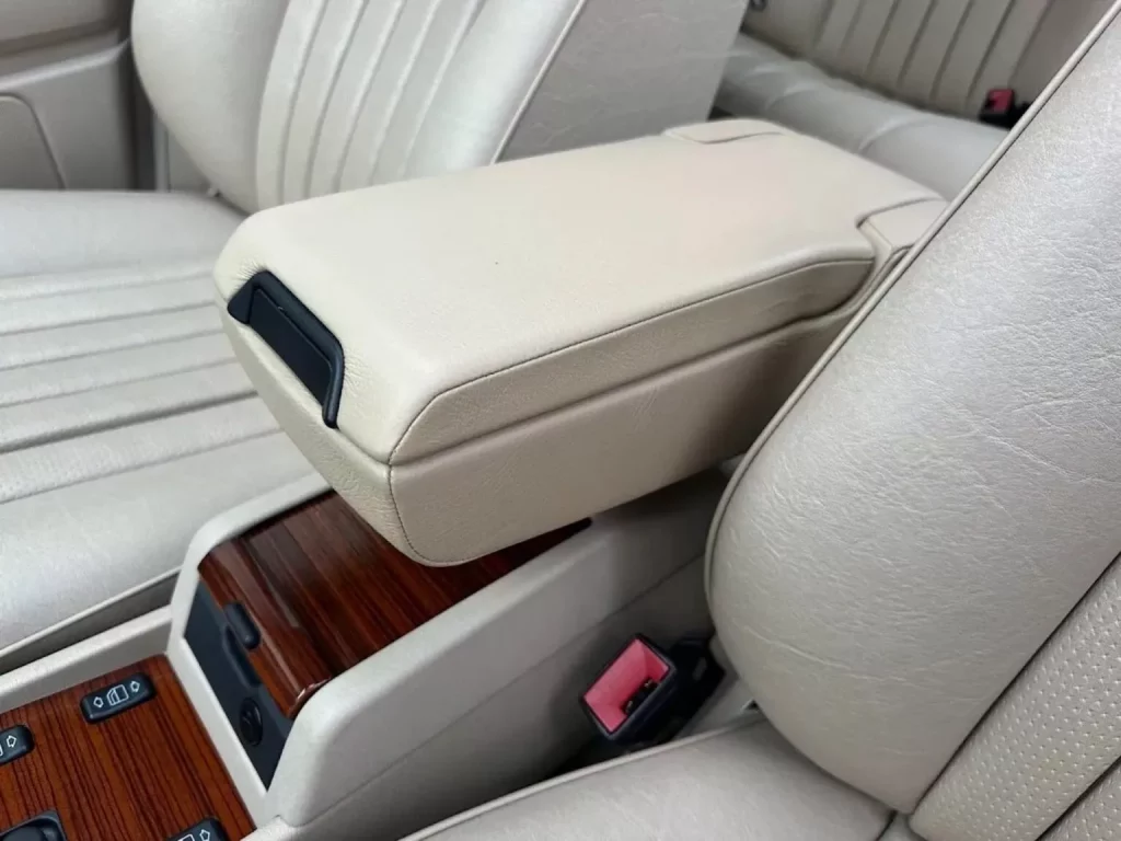 1995 Mercedes Benz E300 Diesel BAT 24 Motor16