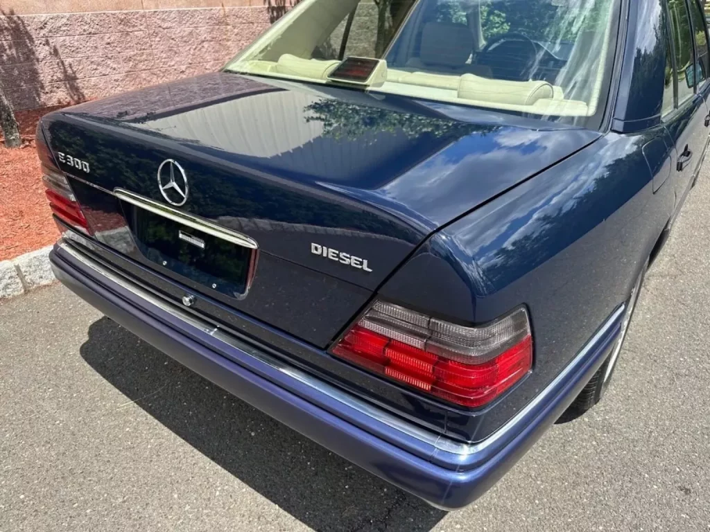 1995 Mercedes Benz E300 Diesel BAT 33 Motor16