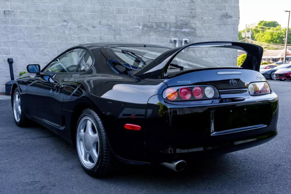 Cuando veas el precio de este Toyota Supra entenderás que alguien está loco 17 Motor16 1995 Toyota Supra Cars Bids Subasta 15 Motor16