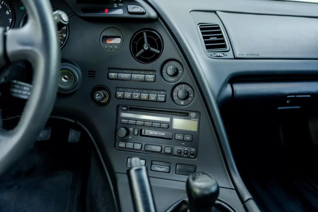 Cuando veas el precio de este Toyota Supra entenderás que alguien está loco 26 Motor16 1995 Toyota Supra Cars Bids Subasta 24 Motor16