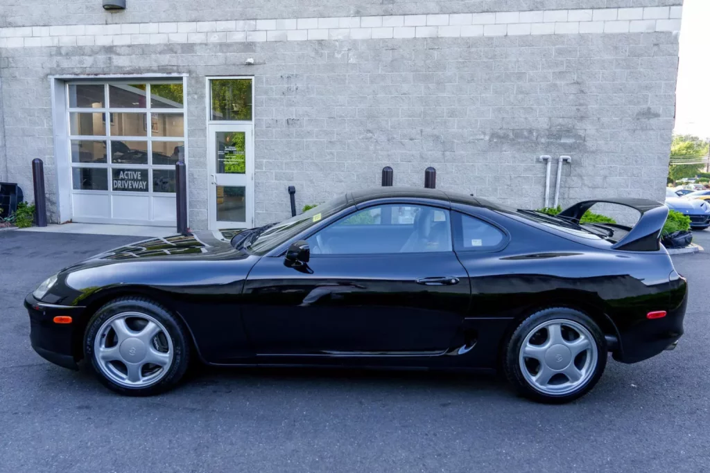 Cuando veas el precio de este Toyota Supra entenderás que alguien está loco 7 Motor16 1995 Toyota Supra Cars Bids Subasta 5 Motor16