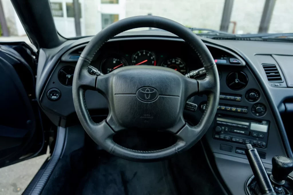Cuando veas el precio de este Toyota Supra entenderás que alguien está loco 8 Motor16 1995 Toyota Supra Cars Bids Subasta 6 Motor16