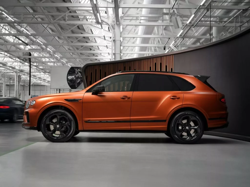2024 Bentley pintura color satinado mate 3 Motor16
