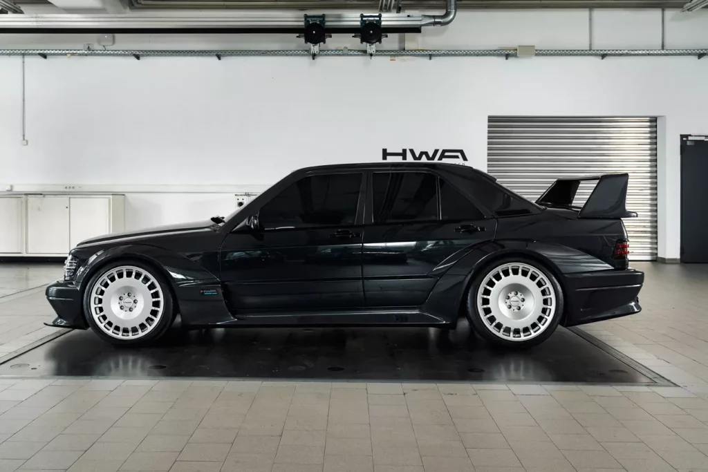 HWA EVO: El mítico 190E Evolution II es un restomod de casi un millón 6 Motor16 2024 HWA Evo 3 Motor16