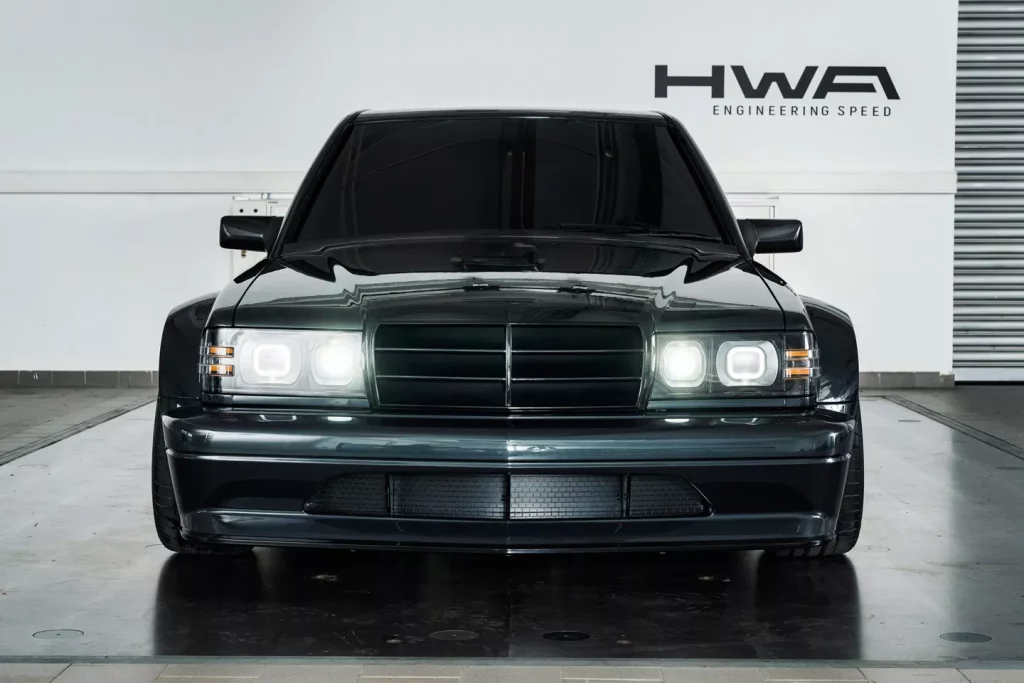 HWA EVO: El mítico 190E Evolution II es un restomod de casi un millón 1 Motor16 2024 HWA EVO. Imagen frontal.