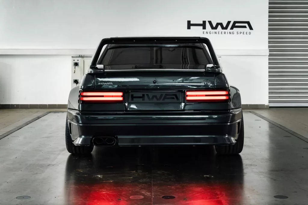 HWA EVO: El mítico 190E Evolution II es un restomod de casi un millón 2 Motor16 2024 HWA EVO. Imagen trasera.