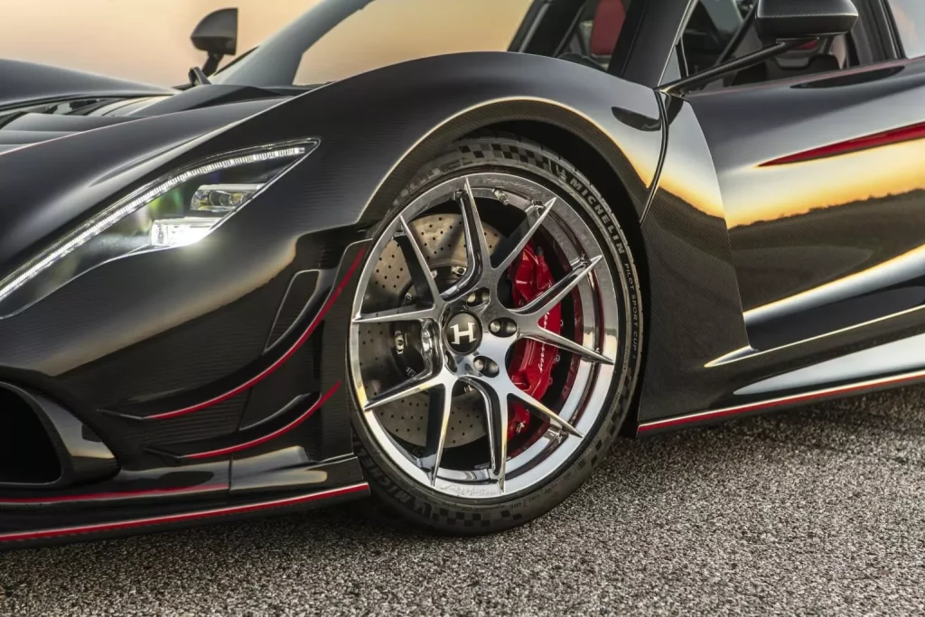 Este Hennessey Venom F5 llega con una MasterClass en carbono incluida 14 Motor16 2024 Hennessey Venom F5 Revolution Roadster Carbon 11 Motor16