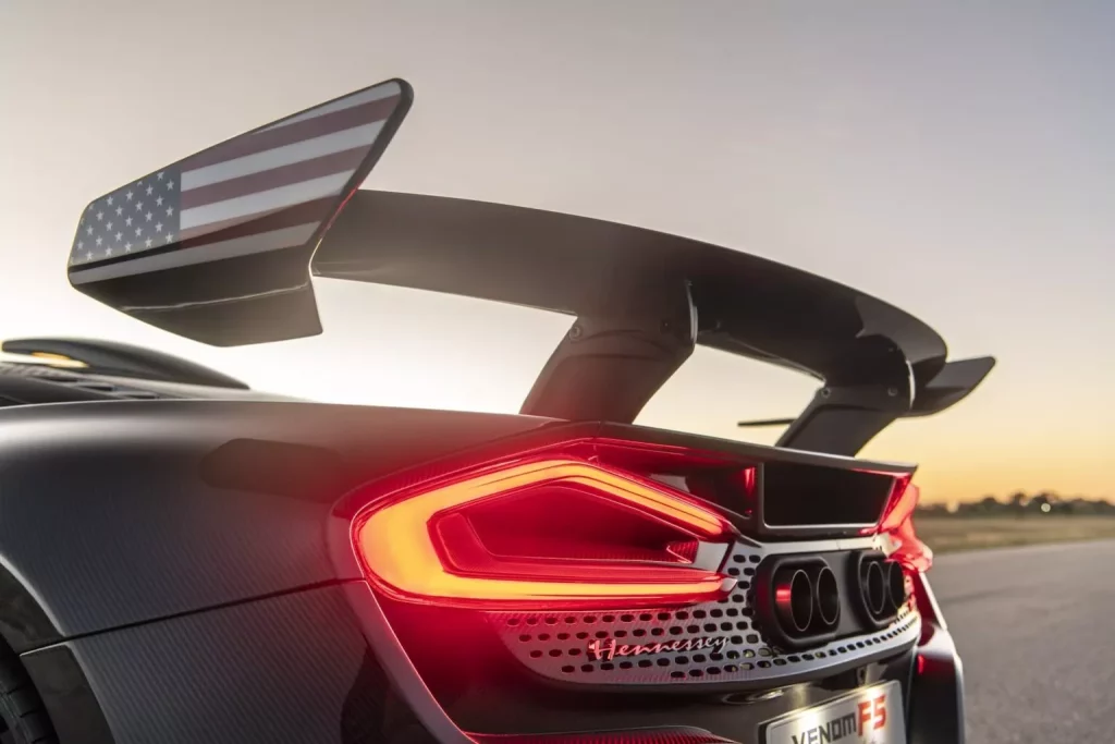 Este Hennessey Venom F5 llega con una MasterClass en carbono incluida 1 Motor16 2024 Hennessey Venom F5 Revolution Roadster Carbon Edition. Imagen detalle.
