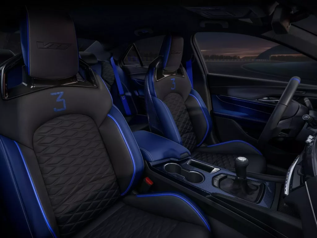 Le Mans inspira a Cadillac para crear estos CT4-V y CT5-V Blackwing 2 Motor16 2024 Le Mans Cadillac V-Series Blackwing. Imagen interior.