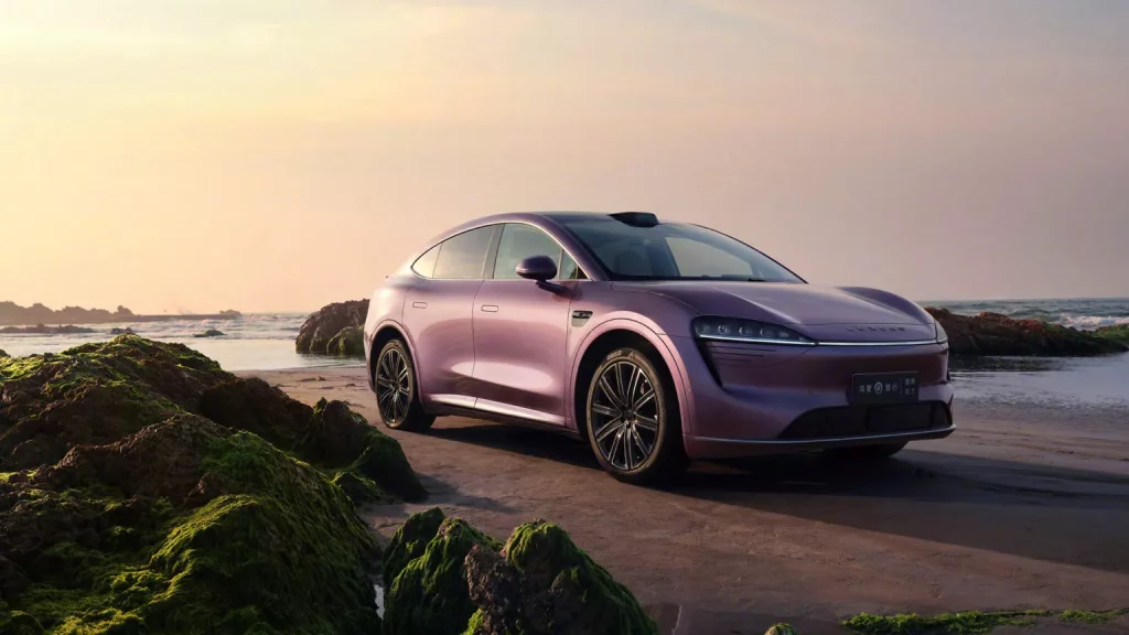 2024 Luxeed R7. Imagen delantera.