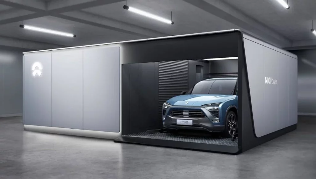 A Tesla le sale un duro competidor para fabricar baterías a un precio razonable 45 Motor16 2024 NIO Battery Swap. Cambio de batería. Imagen portada.