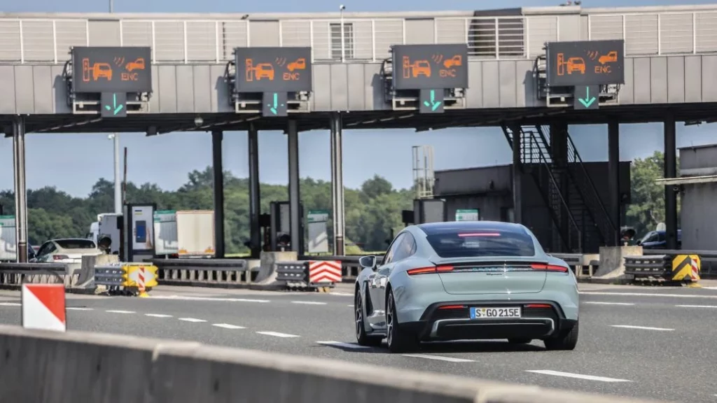 Así se viaja en un Porsche Taycan de Stuttgart hasta Estambul 5 Motor16 2024 Porsche Taycan Stuttgart Estambul 1 Motor16