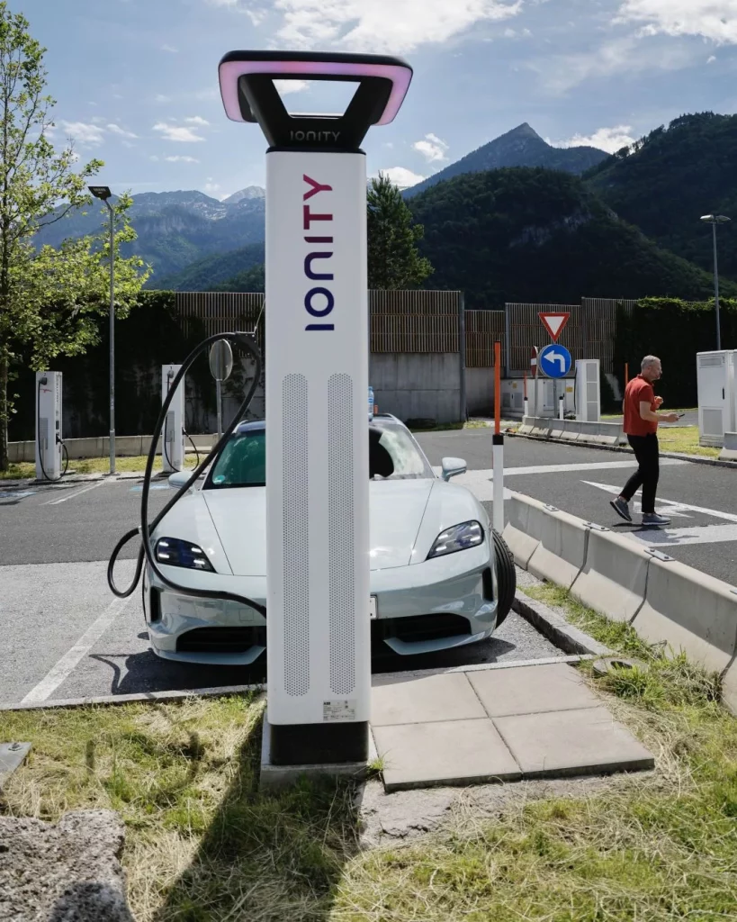 Así se viaja en un Porsche Taycan de Stuttgart hasta Estambul 9 Motor16 2024 Porsche Taycan Stuttgart Estambul 4 Motor16