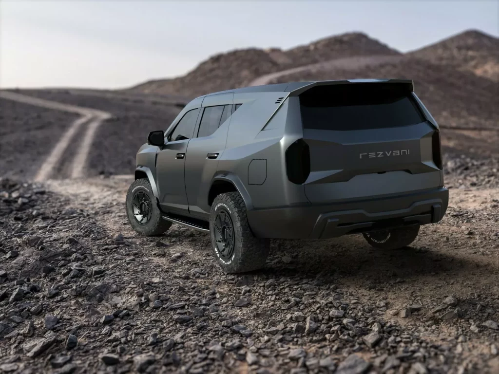 Rezvani Arsenal: El nombre le viene como anillo al dedo 1 Motor16 2024 Rezvani Arsenal. Imagen trasera.