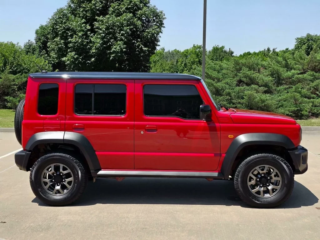 2024 Suzuki Jimny 5 puertas USA 4 Motor16