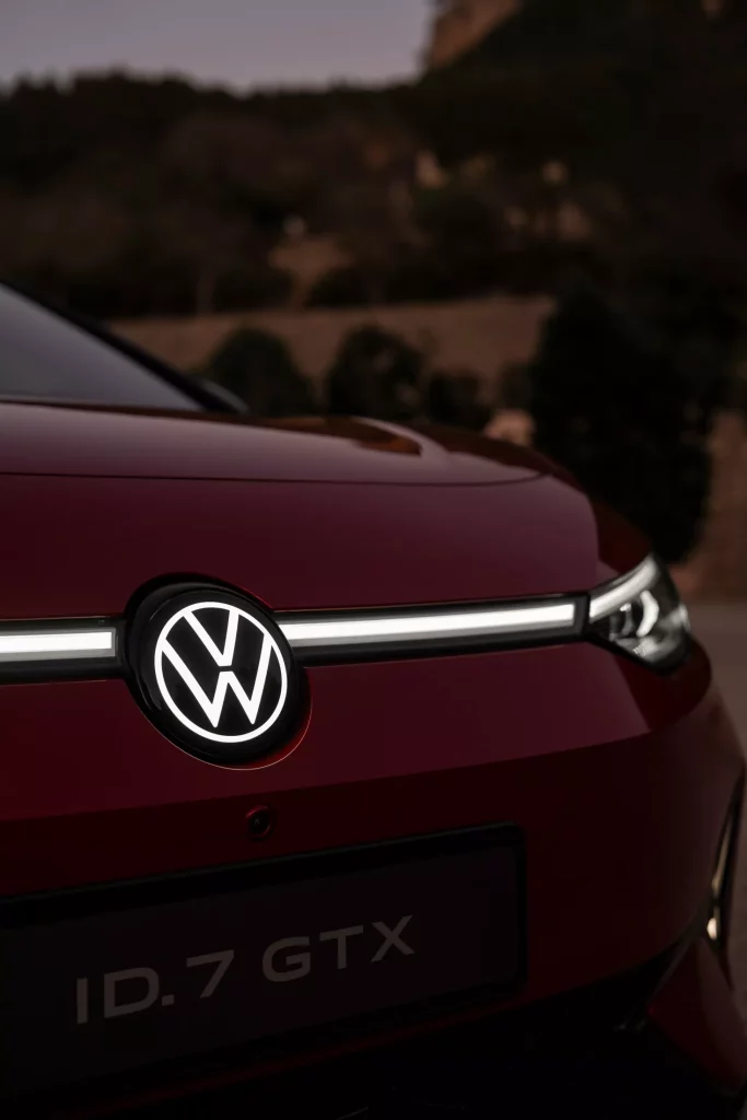 Volkswagen ID.7 GTX: La berlina también tiene versión de altas prestaciones 28 Motor16 2024 Volkswagen ID 7 GTX 25 Motor16