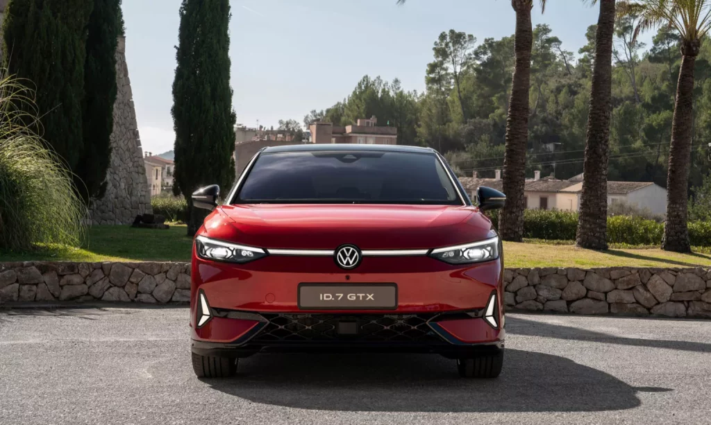 Volkswagen ID.7 GTX: La berlina también tiene versión de altas prestaciones 7 Motor16 2024 Volkswagen ID 7 GTX 4 Motor16