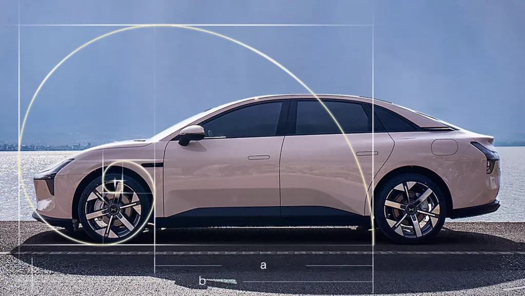 Xpeng Mona M03: El eléctrico low-cost que se ríe del Mercedes-Benz EQS 7 Motor16 2024 Xpeng Mona M03 4 Motor16