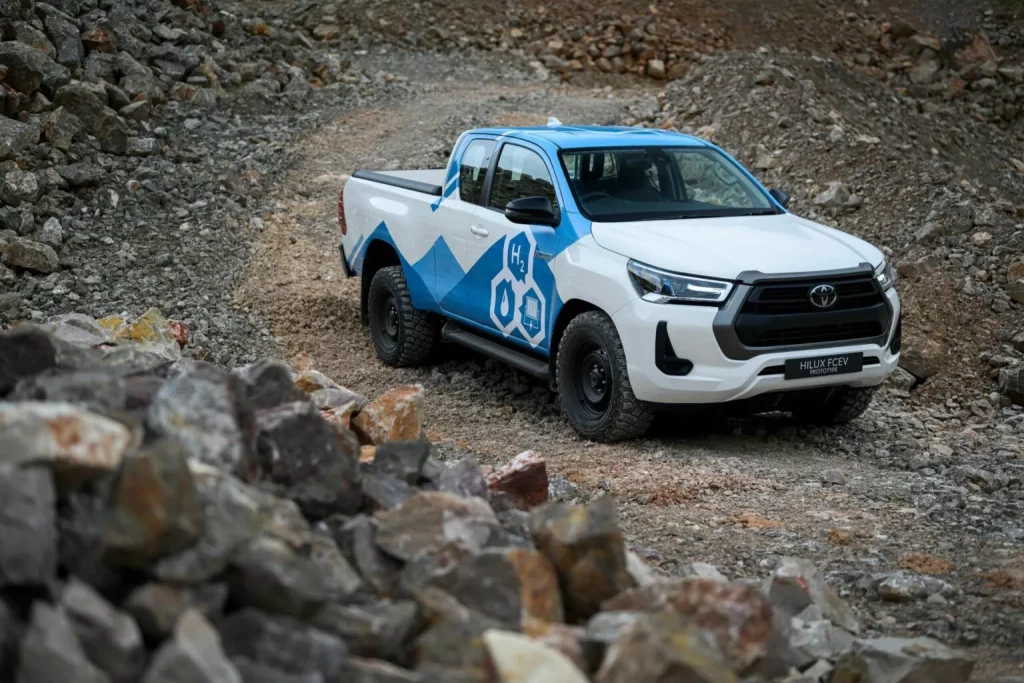 El Toyota Hilux de hidrógeno es una realidad con impresionantes datos 16 Motor16 2024 toyota hilux fcev prototype 14 Motor16