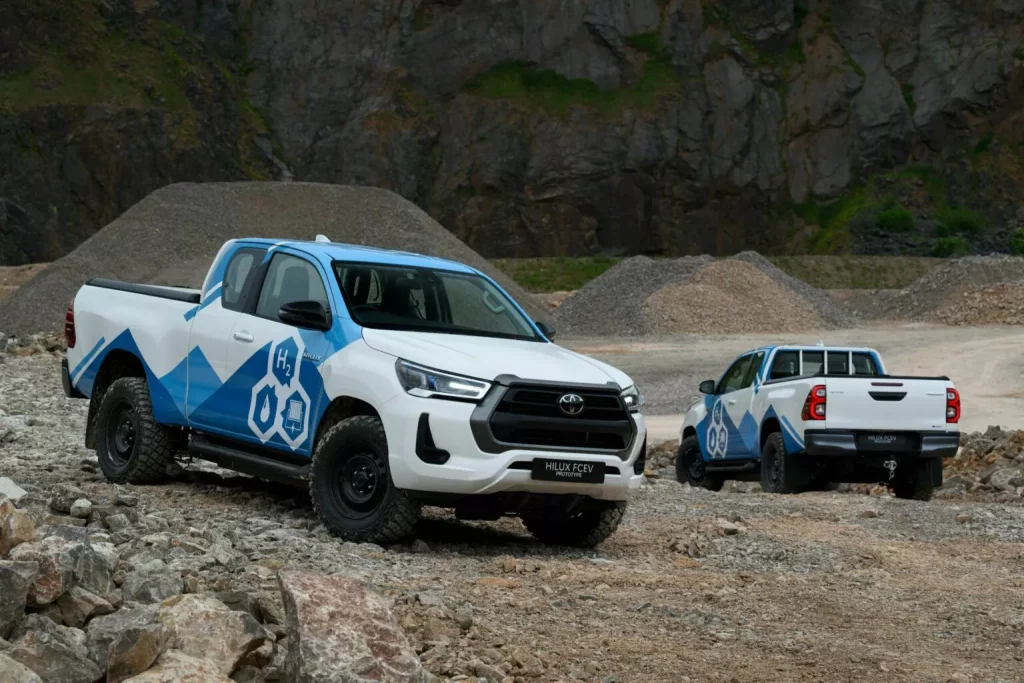 El Toyota Hilux de hidrógeno es una realidad con impresionantes datos 2 Motor16 2024 Toyota Hilux FCEV Prototype. Imagen exterior.