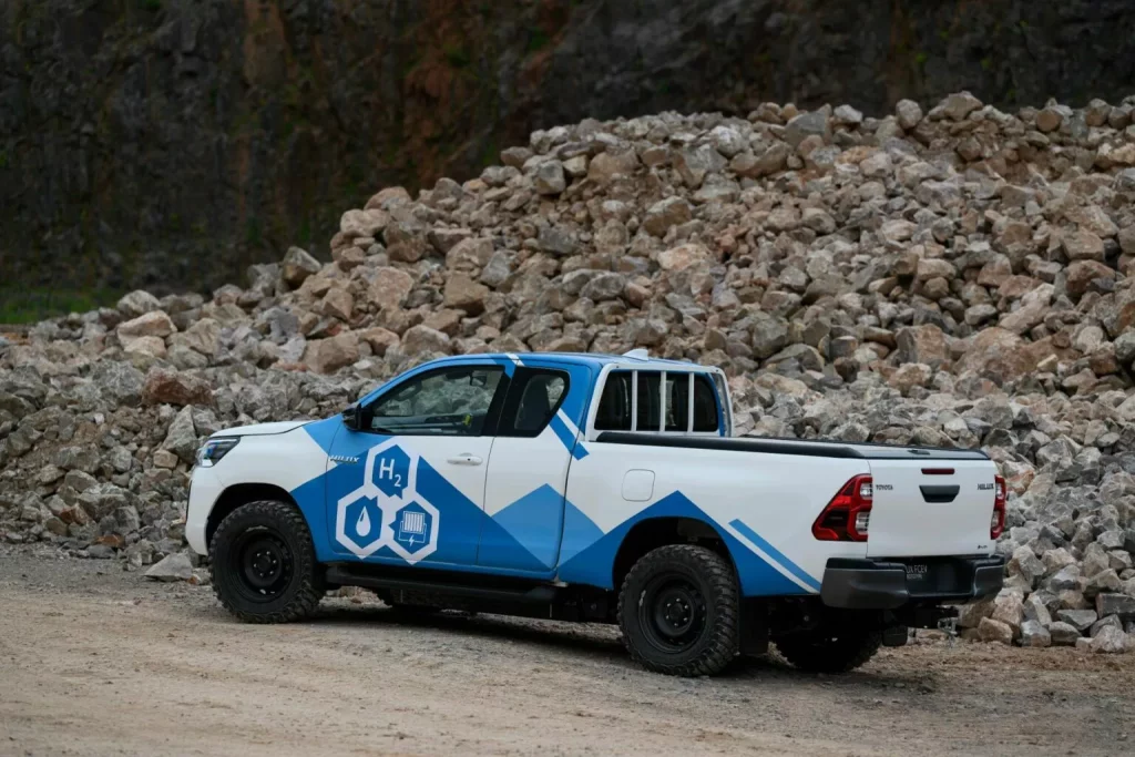El Toyota Hilux de hidrógeno es una realidad con impresionantes datos 28 Motor16 2024 toyota hilux fcev prototype 26 Motor16