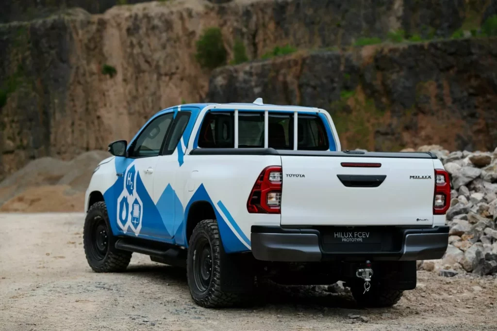 El Toyota Hilux de hidrógeno es una realidad con impresionantes datos 29 Motor16 2024 toyota hilux fcev prototype 27 Motor16