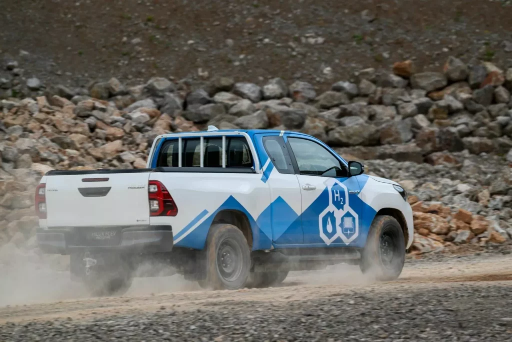 El Toyota Hilux de hidrógeno es una realidad con impresionantes datos 9 Motor16 2024 toyota hilux fcev prototype 7 Motor16