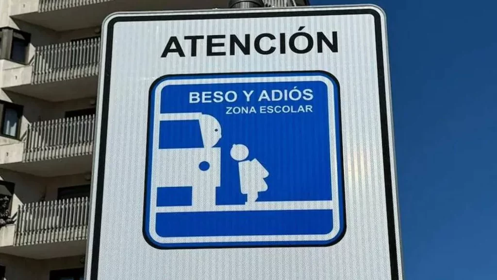 La ‘cariñosa’ señal de tráfico que no ha gustado a la DGT y que ya usan ciudades como León o Valencia 47 Motor16 2024624164332 1.jpg 1 Motor16