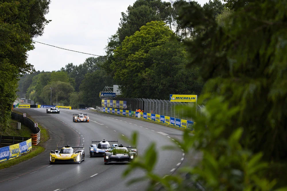 Miguel Molina y Ferrari vencen en 'el año del safety car' en Le Mans 12 Motor16 24 HORAS LE MANS CADILLAC 3 Motor16