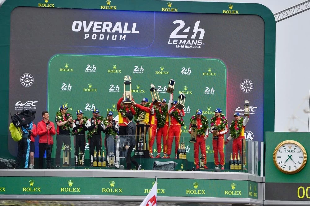 Miguel Molina y Ferrari vencen en 'el año del safety car' en Le Mans 1 Motor16 24 horas le mans podio 2024 Motor16