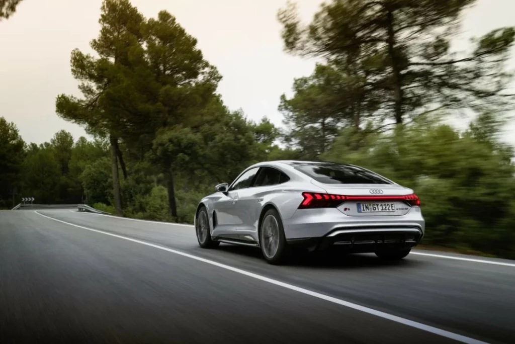 Audi renueva el e-tron GT... Y lo corona con el primer RS Performance 34 Motor16 AUDI S ETRON GT 13 Motor16