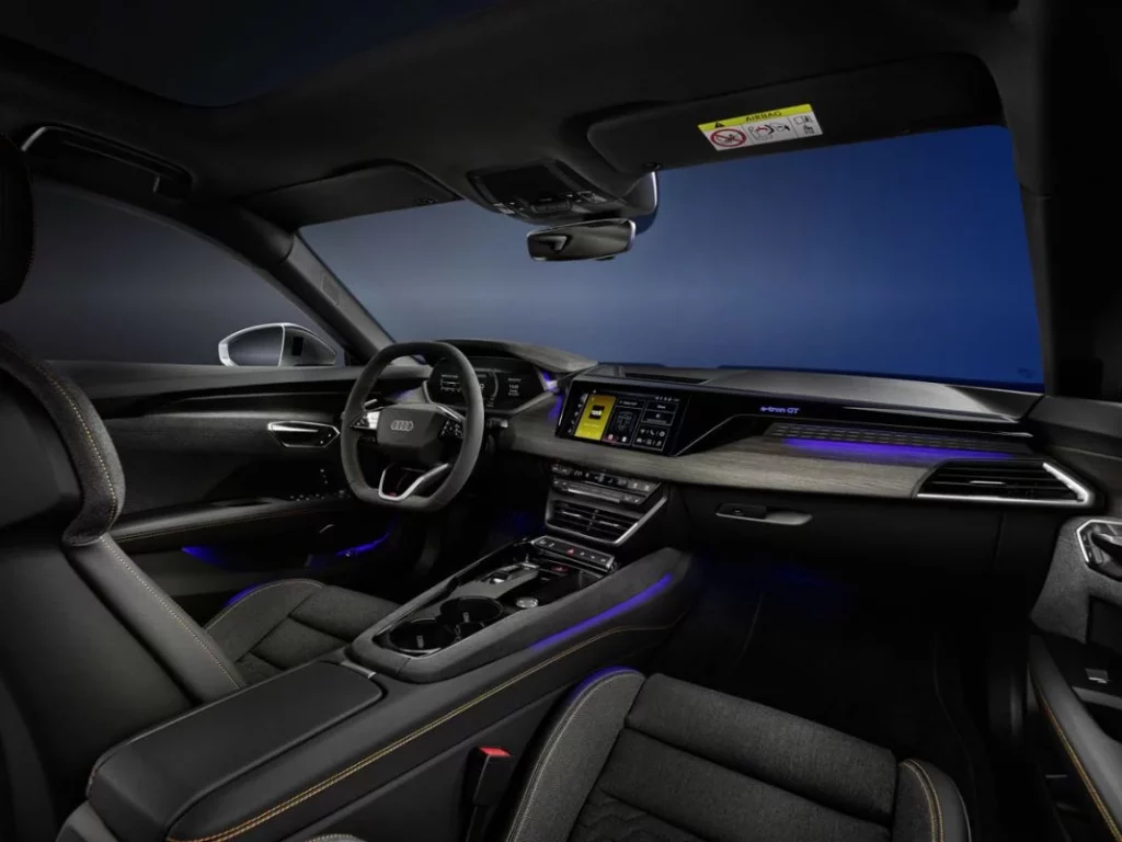 Audi renueva el e-tron GT... Y lo corona con el primer RS Performance 35 Motor16 AUDI S ETRON GT 14 Motor16