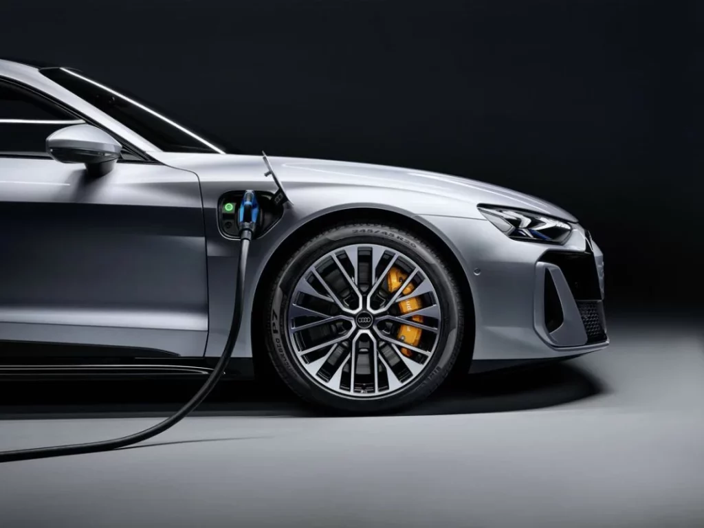 Audi renueva el e-tron GT... Y lo corona con el primer RS Performance 26 Motor16 AUDI S ETRON GT 5 Motor16
